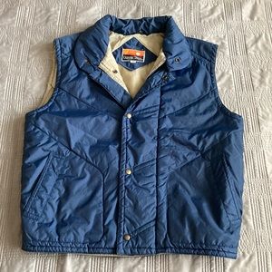 Vintage Ozark Trail navy blue puffer vest size M in great condition